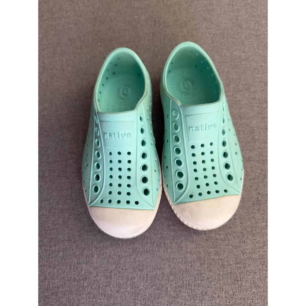 Native Shoes - Picture 2 of 6